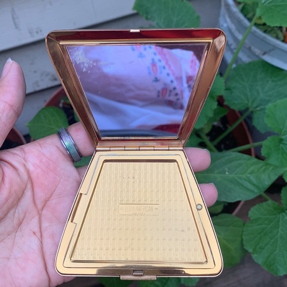 Vintage Elgin American Goldtone Compact mirror like New on original box - Picture 3 of 5